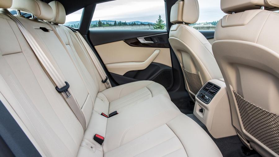 Интерьер Audi A5 Sportback 2.0T Quattro 2017 года  (NA) (фото 28 из 32)